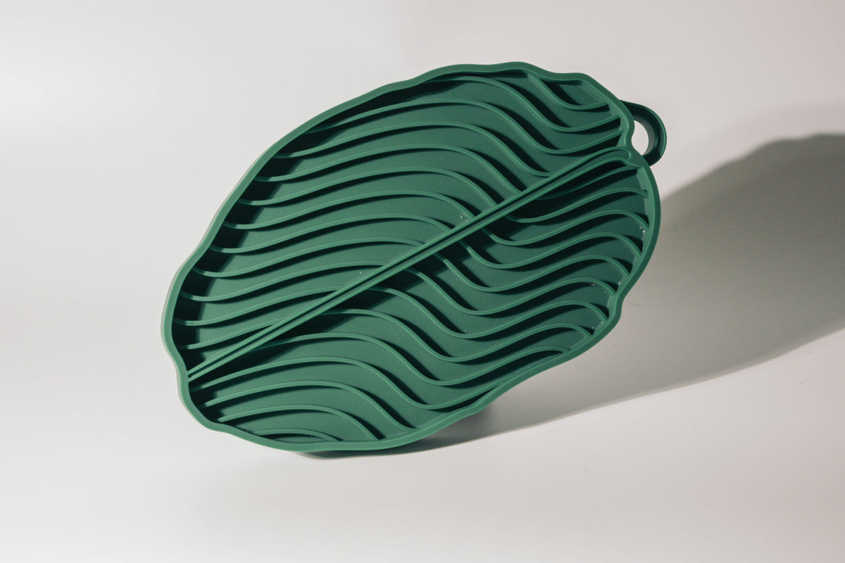 Banana Leaf Pet Lick Mat
